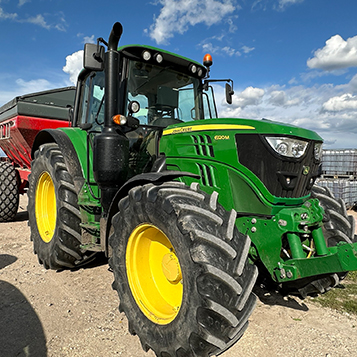 John Deere 6120M